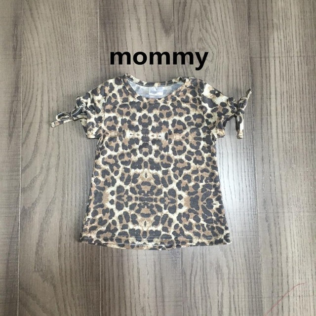 Mommy and daughter girl leopard T-shirts